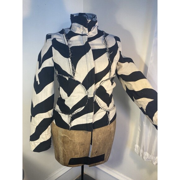 DESIGUAL Women’s Small Graphic & Distressed Patchwork Black & White Jacket Coat - Picture 1 of 16